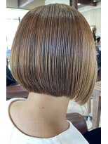 エニー(ENii) グロスストレート・クリアベージュボブ