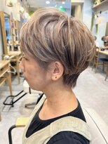 グラッシー センター北店(GLASSI)&nbsp;【白髪ぼかしハイライト】スモーキーベージュ/2ブロックショート