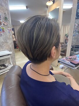 スーペリオル(Superior) ハイライト/大人ショート