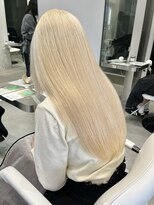 イリ(iLi)&nbsp;【iLi×REN】ホワイトブロンド/抜きっぱなしブロンド/立川