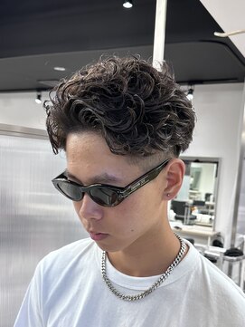 ゼスト 八王子店(ZEST) ラウンドリバース/オールバックパーマ/福田拓実