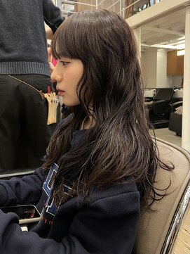 テテ ニコ(tete nico) 【ニラサキユウマ】ロングウェーブパーマ/アッシュカラー/前髪