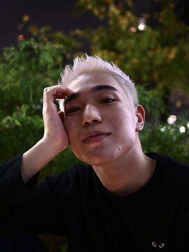 エアー 銀座(air) アッシュシルバー/ダブルカラー/ブリーチ/ハイトーン