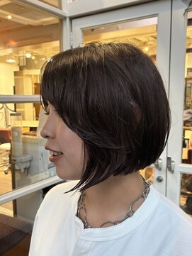 ロライマ 代官山(roraima) 前下がりボブフェイスレイヤーニュアンスバンググレーベージュ