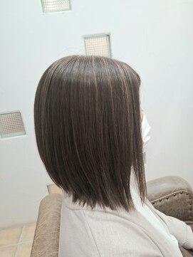 ロマン バイ ルームス(浪漫 by ROOMS) 気になる白髪をぼかすデザインハイライト