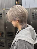 ギークス(GEEKS) 【GEEKS渋谷】ホワイトグレージュ/センターパートウルフ/韓国風