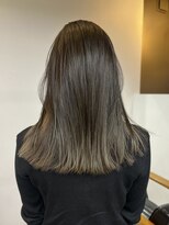 ヌープヘアーアイス(NUUP.hair ici)&nbsp;暗髪でも透明感◎艶感たっぷりダークグレージュ切りっぱなし