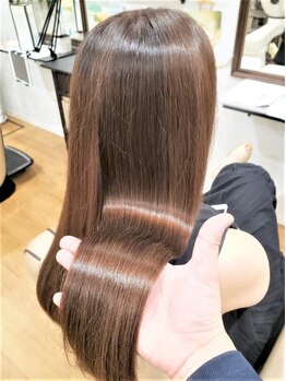 プロの技術と一人ひとりの髪質に合わせたトリートメントで、憧れのさらツヤヘアに♪