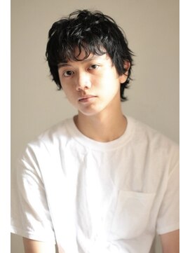 ファム(FAM) ウルフ　くせ毛　外国人風　パーマ　刈上げなし　代官山　中目黒