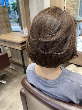 ビースリー ロア 艶ボブ9/16