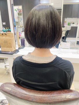 マニッシュ 三鷹駅前店 大人可愛いグラデーションボブ