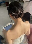 ドレスにぴったり！タイトツインヘア