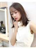 髪の毛が柔らかく見えるベージュカラー
