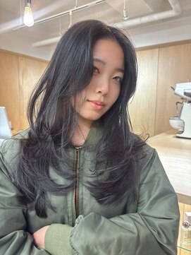 レイヤーカット/ハッシュカット/ブルーブラック