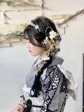 ヘアセットサロンエッジ(Edge) 二十歳のロケーションフォトにガーリィなサイドの編み下ろしで