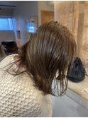 オリーブベージュカラー