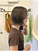 ベージュカラーとニュアンスボブ