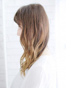 ヘアメイク ナル(hair make nalu) ショートバングのミックスカールスタイル