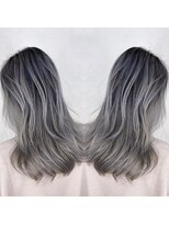 ジゼル(gisele)&nbsp;ホワイト系アッシュグレージュ