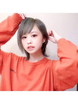 アルク(A.R.K) ホワイティベージュのウルフスタイル