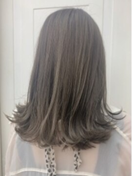 ナンバー ユアイロ 川崎(N° uairo) 20代30代40代50代ナチュラル小顔カットくすみピンク切りっぱなし