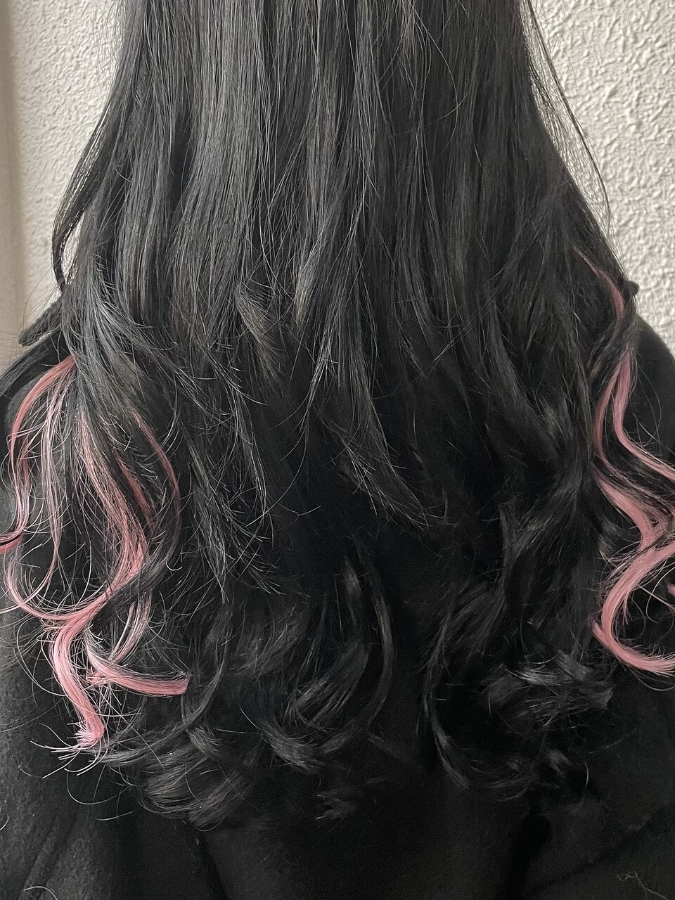 黒髪×ピンクインナーエクステ：L140144447｜ディー エメ(D-aimer-)の