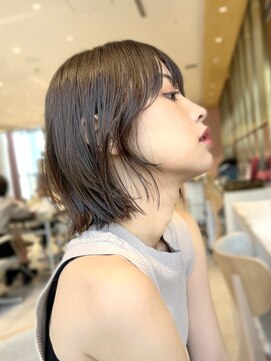 アフロートリノ(AFLOAT Leino) 【修】20代30代40代◎透明感カラー×韓国切りぱなしボブ