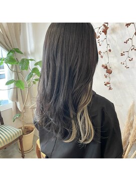 マウロア(MAULOA) “ インナーカラー　黒髪　ロングレイヤー　”中西英美子