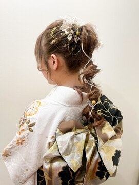 ルピナス(Lupine.) 【成人式】ヘアセット/たまねぎヘア/金箔アレンジ/網卸