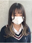 イヤリングカラーホワイトベージュ
