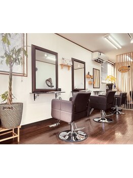 居心地の良い雰囲気◎気軽に入れる３席のアットホームサロン♪と毎月通える価格帯から男性ファンも多数♪