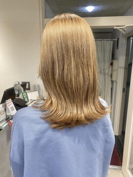 テトラ バイ ネオリーブ 横浜西口店(tetra by neolive) ＊ミルクティーベージュ＊[横浜/横浜駅/卒業式]