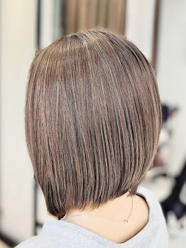 ヘアースタジオ ジェイワン(hair studio J ONE)の写真/“艶感・透明感”のある【J-ONE】のグレイカラー☆白髪のお悩みを解消し、肌を綺麗に魅せる色味に導きます!