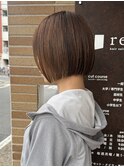 【透明感×ツヤ感】11レベルベージュカラーのナチュラルボブ