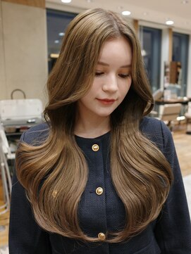 アフロート ルヴア(AFLOAT RUVUA) ●大人女性が叶うレイヤーカットスタイル/10/20/30代に人気韓国