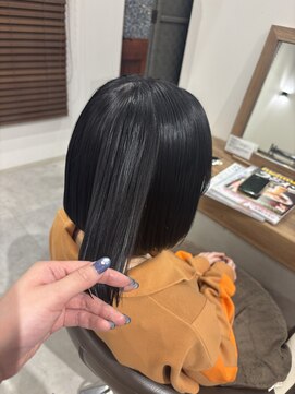 アーク(ARK from INFINI) ボブ×ブルーブラックカラー