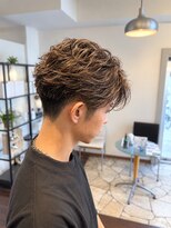 フリーゼアコマキ(FRISEUR)&nbsp;強めフェザーパーマ  (兵庫県 西宮市)