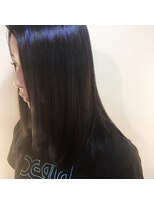 ヘアメイクサロン ゼロ(ZERO)&nbsp;見たことないかも♪【ネイビーカラー】の秋メッシュ☆