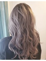 サーティーン(THIRTEEN)&nbsp;透明感HUE☆伸びても根元が気になりにくいハイトーン【20代】