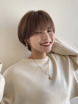 イヴォークトーキョーオーサカ(EVOKE TOKYO osaka)&nbsp;丸みショート 耳かけ ナチュラル 可愛い ベージュカラー 小顔