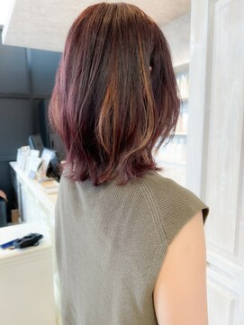 キャアリー(Caary) 福山キャアリー大人ぱつんと切りっぱなし外ハネカーリーヘア