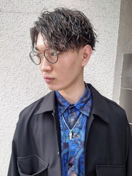 シザーズ(scissors) 前下がり縦落ちスパイラル×マッシュスタイル