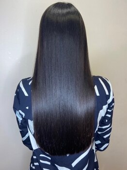 テトテ 長浦(TETOTE)の写真/ナチュラルな仕上がりの髪質改善ストレートで、極上のツヤ感と指通りを◎これまでとは違う自然な美髪へ♪