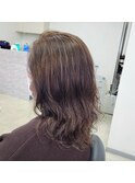 ハイライトと白髪染めのレイヤースタイル