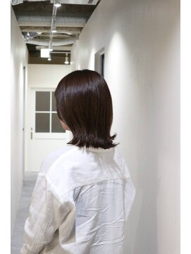 ビー(Be) 外はねボブ