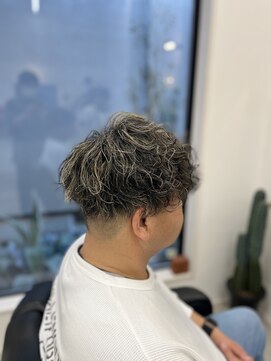 ヘアルームキムラ(HAIR ROOM KIMURA) ツイストスパイラルメッシュメンズショートスキンフェードパーマ