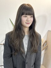 『ブリーチなしで作れる透明感』初めてでも挑戦しやすい！ワンカラーで作る透け感溢れるアッシュ系カラー◎