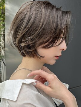 トルネード(TORNADO) 外国人風 カーテンバング ショートボブ 大人ショート A0501