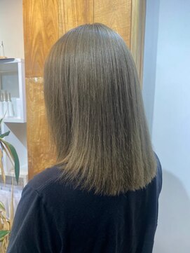 エイミー 布施店(eimee) 外国人風オリーブベージュ[布施駅/布施西北口/布施駅]