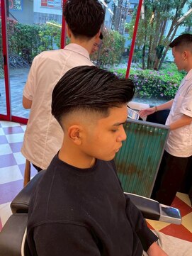 キングスマントーキョー 立川北口店(KINGSMAN TOKYO) アップバング / ツーブロック / スキンフェード 【立川】